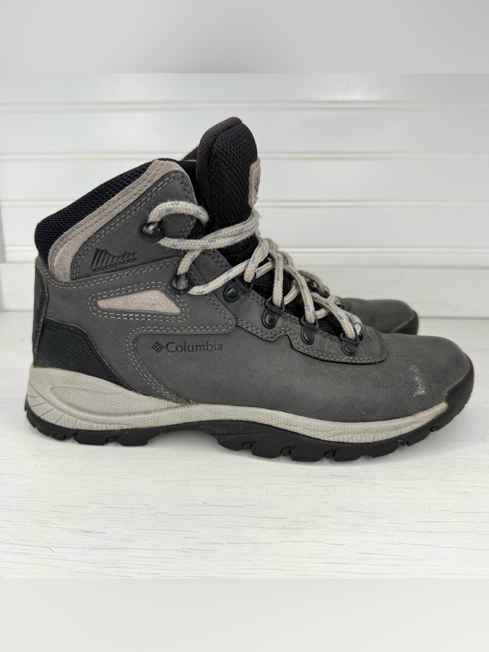 Columbia Newton Ridge Plus Women's Hiking Boots Size 9 Gray Waterproof - Picture 2 of 8